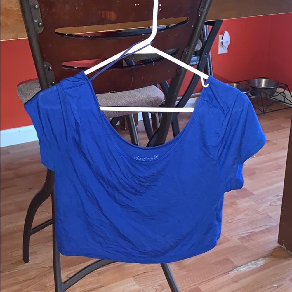 American Eagle blue crop top